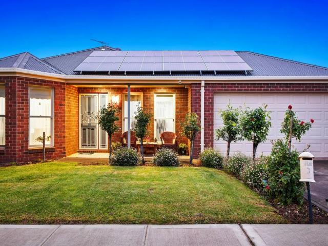 house 3 Chesterfield Drive, Wyndham Vale