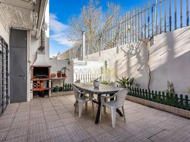 House T3 in Santa Clara, Lisboa