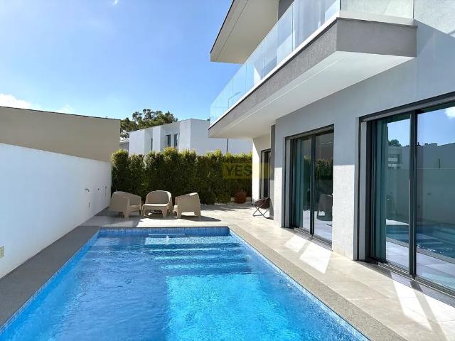 House T4 in Alcabideche, Cascais