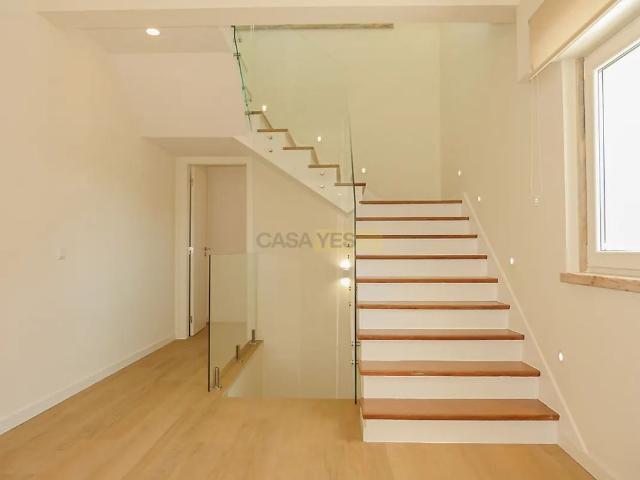 House T4 in Carcavelos e Parede, Cascais