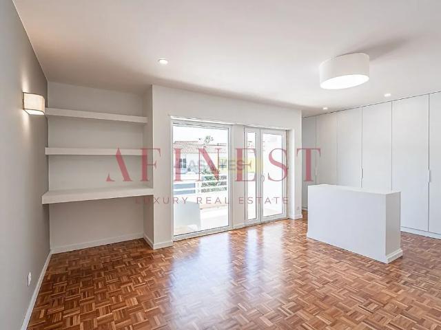 House T4 in Carcavelos e Parede, Cascais