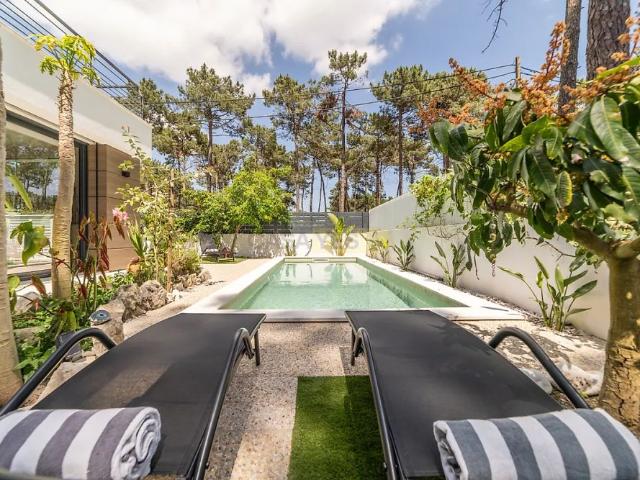 House T4 in Charneca de Caparica e Sobreda, Almada