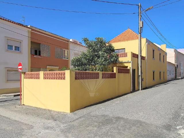 House T4 in Ferrel, Peniche