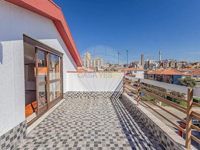 House T4 in Mafamude e Vilar do Paraíso, Vila Nova de Gaia