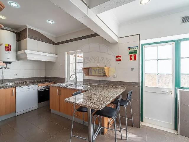 House T4 in Malagueira e Horta das Figueiras, Évora