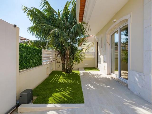 House T4 in Oeiras e São Julião da Barra, Paço de Arcos e Caxias, Oeiras