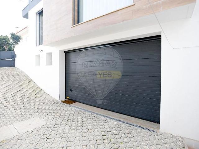 House T4 in Pontinha e Famões, Odivelas