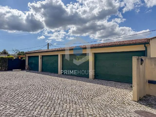 House T5 in Azeitão São Lourenço e São Simão, Setúbal