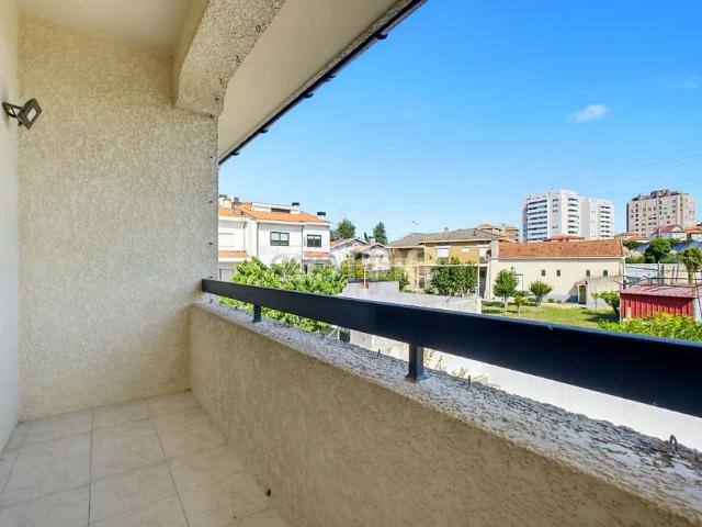 House T5 in Mafamude e Vilar do Paraíso, Vila Nova de Gaia