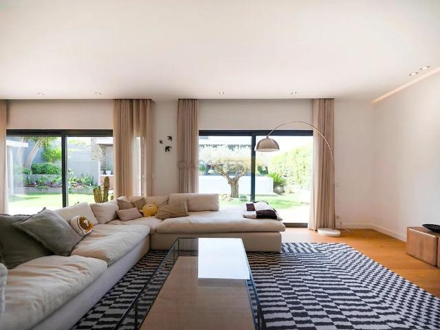 House T5 in São Domingos de Rana, Cascais