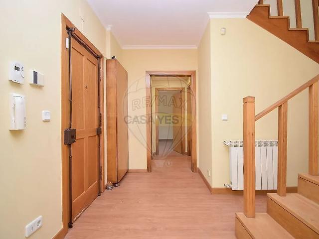 House T5 in Sintra Santa Maria e São Miguel, São Martinho e São Pedro de Penaferrim, Sintra