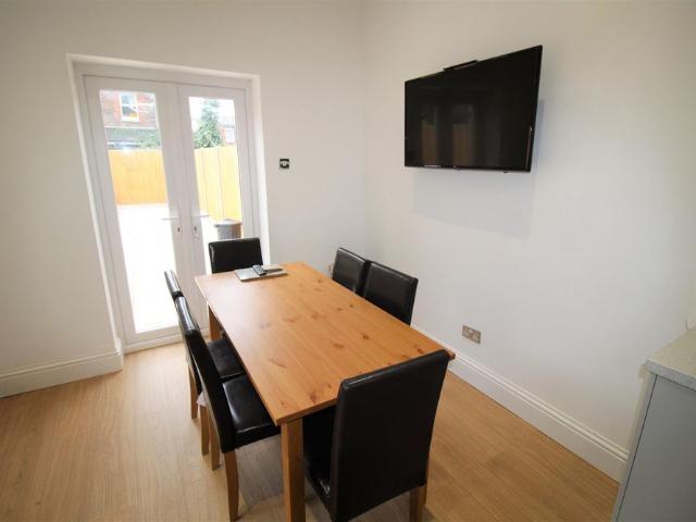 House Terraced For Rent Fawcett Road, Southsea