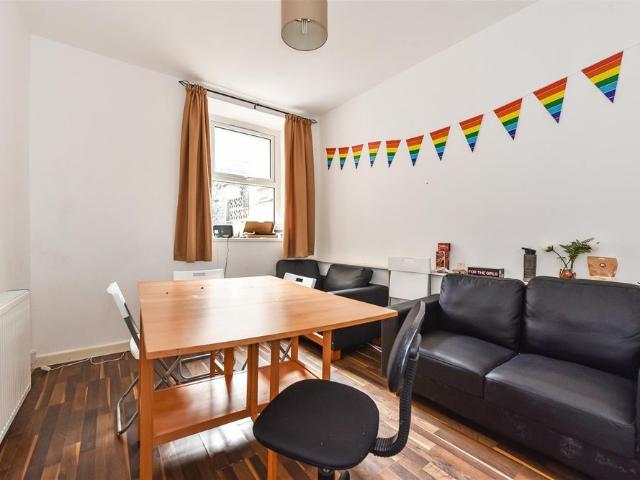 House Terraced For Rent Laura Street, Pontypridd
