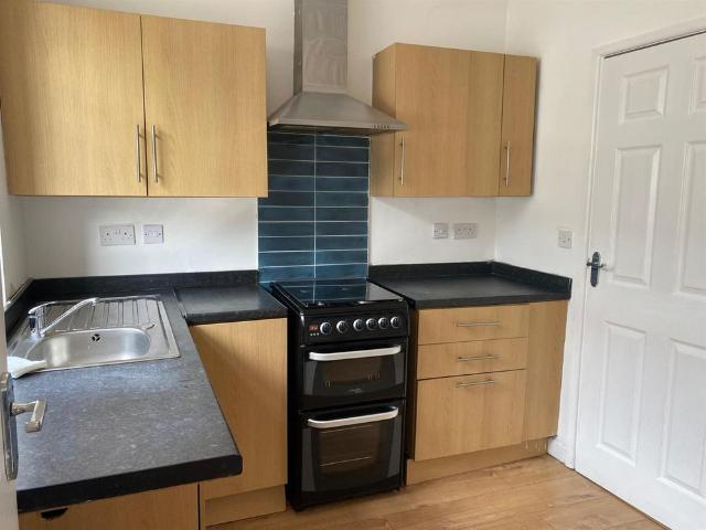 House Terraced For Rent North Road, Porth