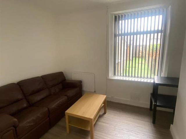House Terraced For Rent Queen Street, Pontypridd