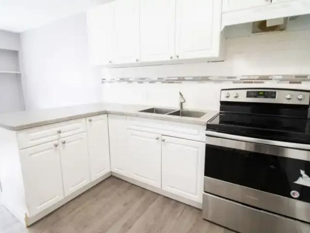 House Thorold ON 103322432