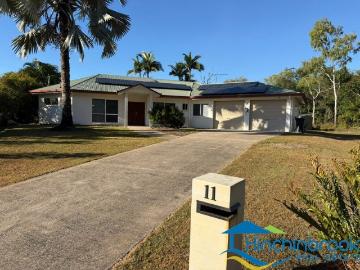 House Three bedroom, air conditioned, double garage with electric roller doors