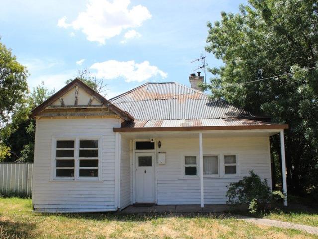 HOUSE TO LET!