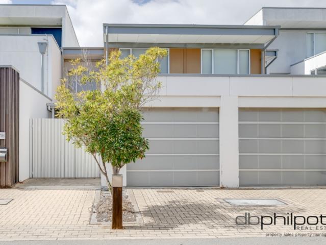 house to let in 16 Parri Crescent, NEW PORT 3 bed