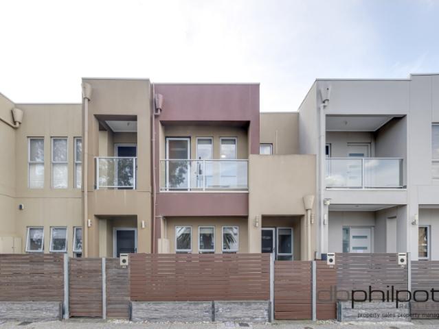 house to let in 34 Victoria Parade, Mawson Lakes 3 bed