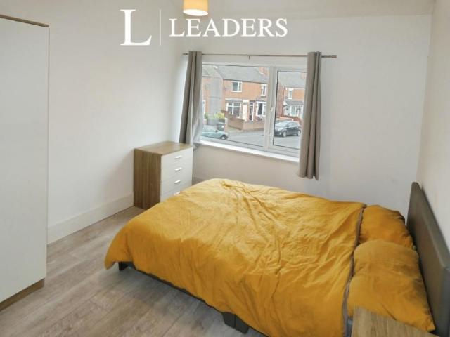 house to rent Church Street, Creswell, Worksop, Derbyshire, S80