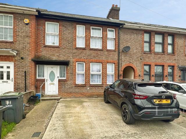 House to rent in Maidenhall Road, Luton, Bedfordshire, LU4 | Leaders