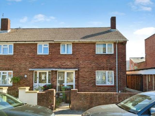 House to rent in Malins Road, Portsmouth, PO2 | Leaders