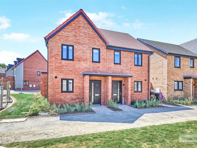 House to rent in Miles Way, Bishop's Stortford, Hertfordshire, CM23 | Leaders