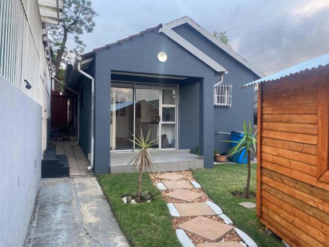 House to rent in Mondeor