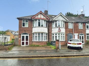 House to rent in Old Bedford Road, Luton, Bedfordshire, LU2 | Leaders