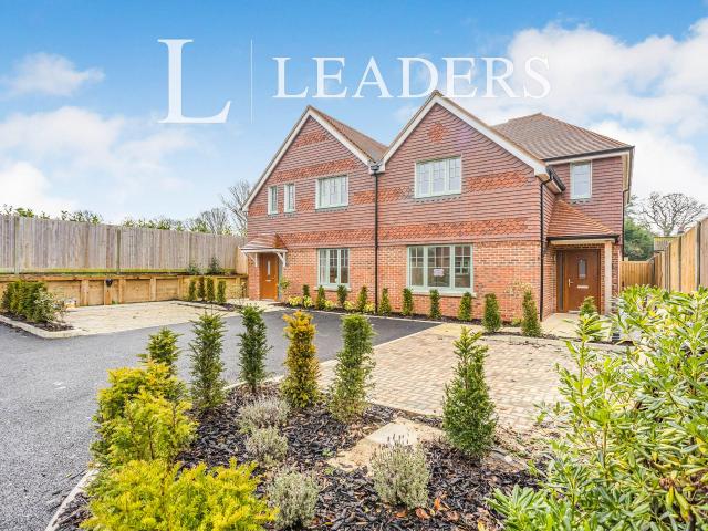 House to rent in Acorn Gardens, Bell Lane, Splaynes Green, Fletching, Uckfield, TN22 | Leaders