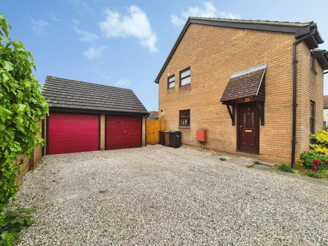 House to rent in Aldridge Close, Chelmer Village, Chelmsford, Essex, CM2 | Leaders