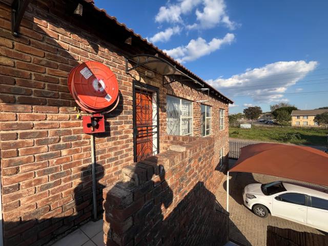 House to rent in Annadale