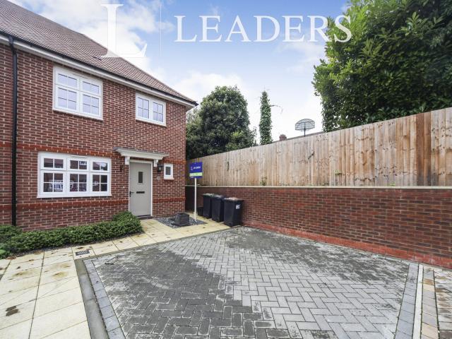 House to rent in Armstrong Road, Luton, Bedfordshire, LU2 | Leaders