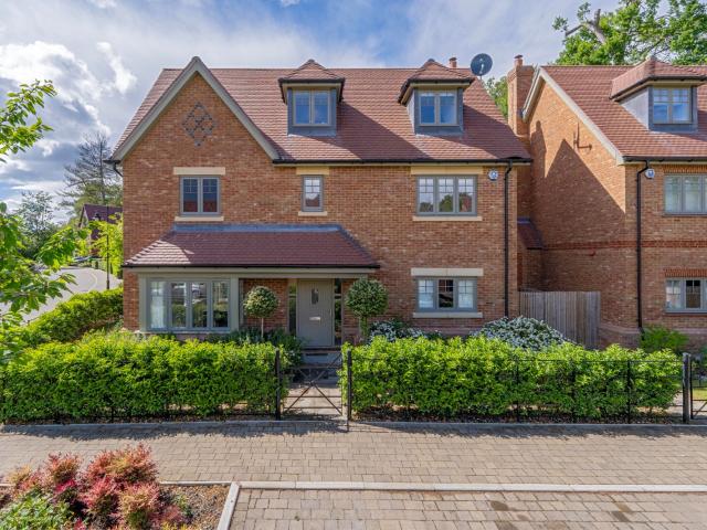 House to Rent in Ascot Holly Hill Drive BRL260066