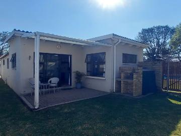 House to rent in Beacon Bay