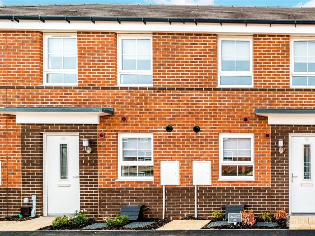 House to rent in Blackbird Road, Yapton, Arundel, West Sussex, BN18 | Leaders