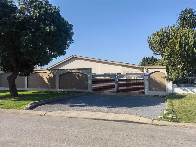 House to rent in Bluewater Bay, Port Elizabeth, Gqeberha