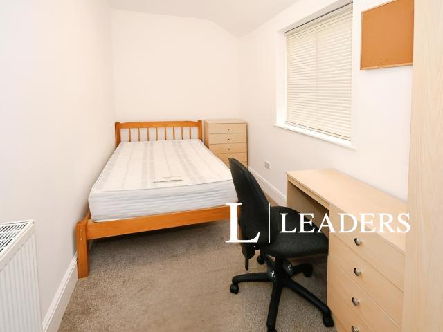House to rent in Boultham Avenue, Lincoln, Lincolnshire, LN5 | Leaders