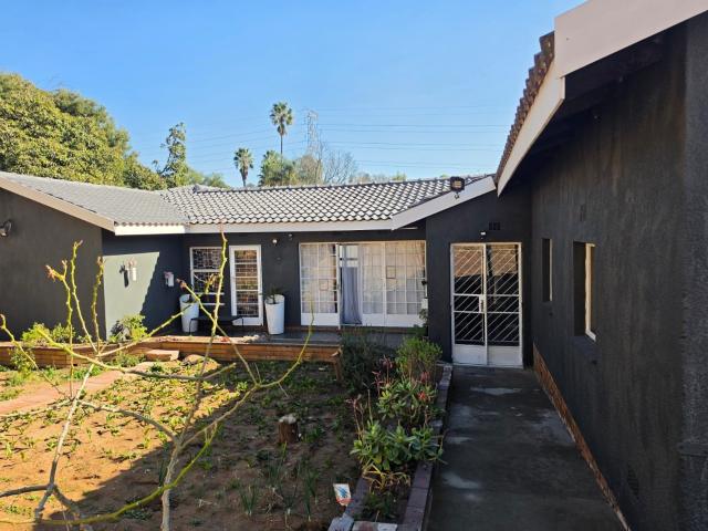 House To Rent in Bramley Manor, Johannesburg