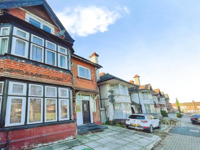 House to rent in Brantwood Road, Luton, Bedfordshire, LU1 | Leaders
