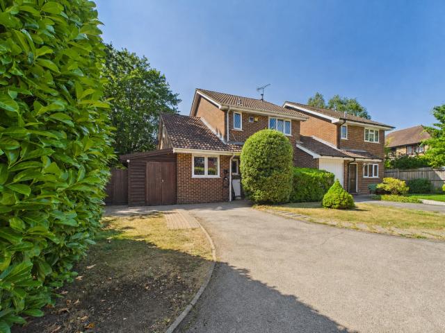 House to Rent in Bracknell Picket Post Close BRL250005