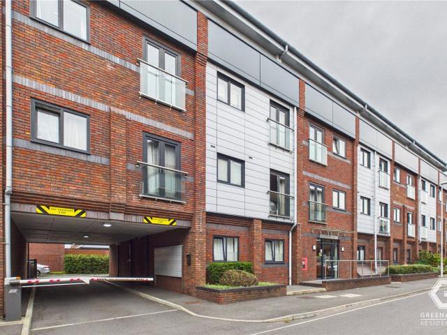house to rent in Cantelupe Road, East Grinstead
