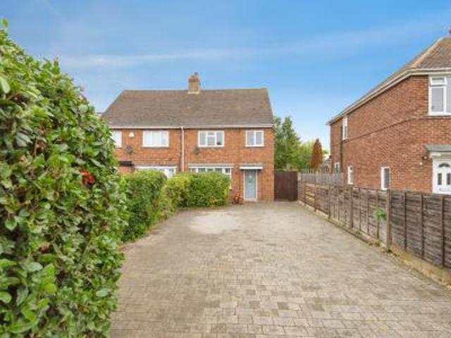 House to rent in Common Road, Stotfold, Hitchin, Bedfordshire, SG5 | Leaders