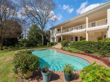 House to rent in Constantia, Cape Town
