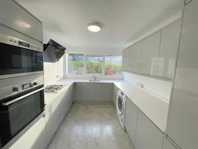 House to rent in Crispin Road, Bradville, Milton Keynes, Buckinghamshire, MK13 | Leaders