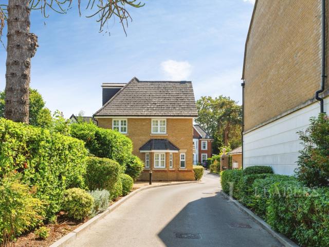 House to rent in Duchess Court, Weybridge, Surrey, KT13 | Leaders