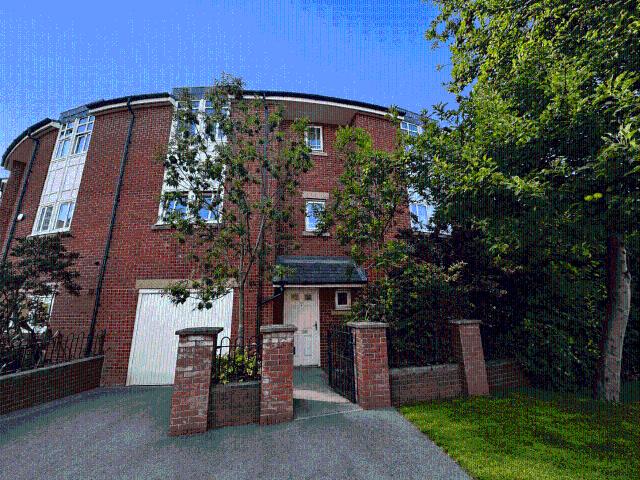 house to rent in Drayton Street, Hulme Manchester. M15 5LL