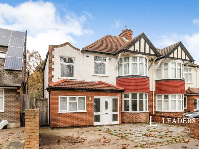 House to rent in Elgar Avenue, Surbiton, KT5 | Leaders
