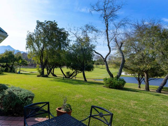 House to rent in Fancourt
